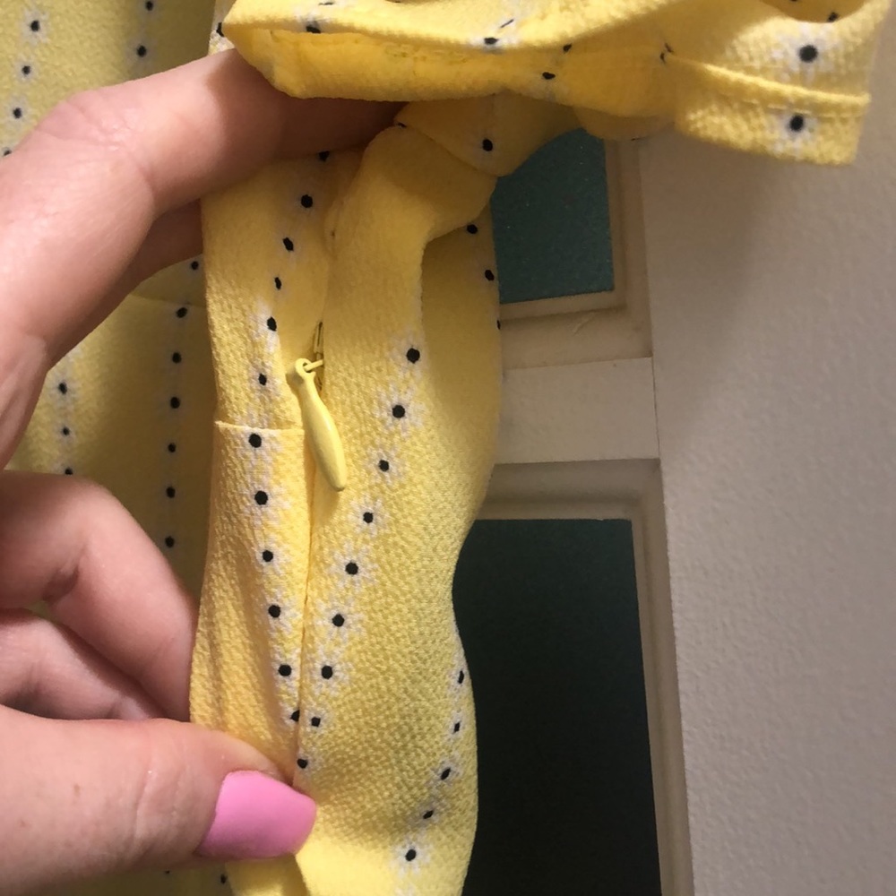 Retro looking dress - Picture 6 of 6